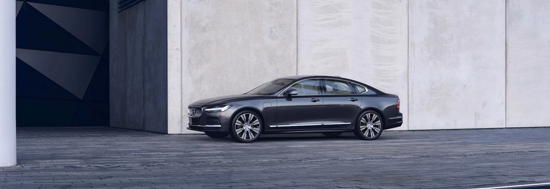 Volvo S90 and V90 refreshed with new mild-hybrid powertrains 
